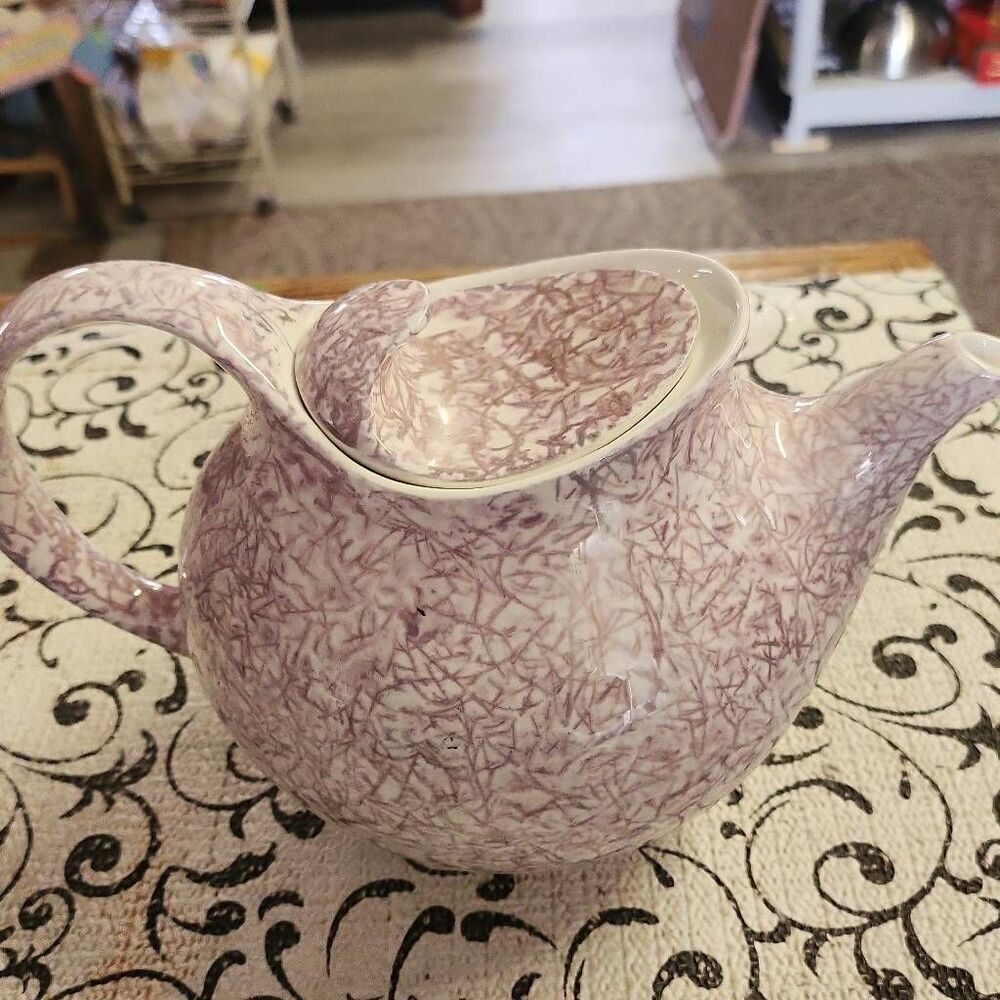 Lilac Patterned Tea Pot - Picture 3 of 9